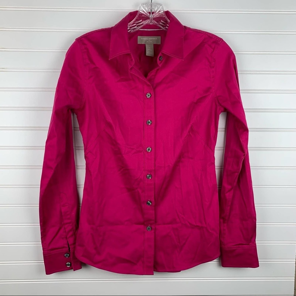 Banana Republic Career Non Iron Sateen Finish Button Up Blouse in Paradise Pink